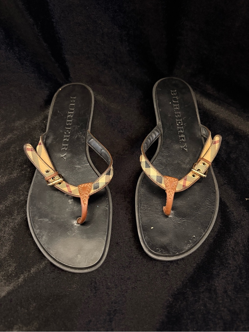 Burberry Black Leather Thong Sandals with Signature Check Straps